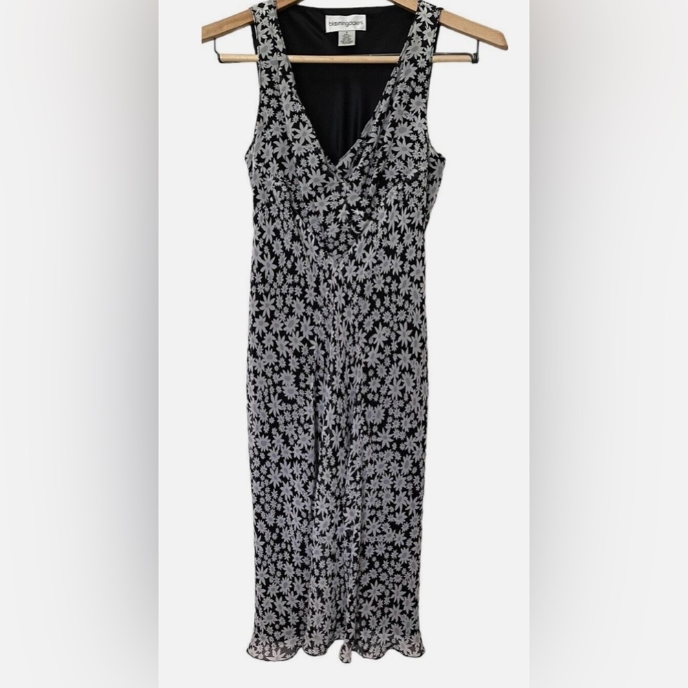 Bloomingdale’s Dress Designer 100% Silk Floral Black Sleeveless 8P 8 Petite
